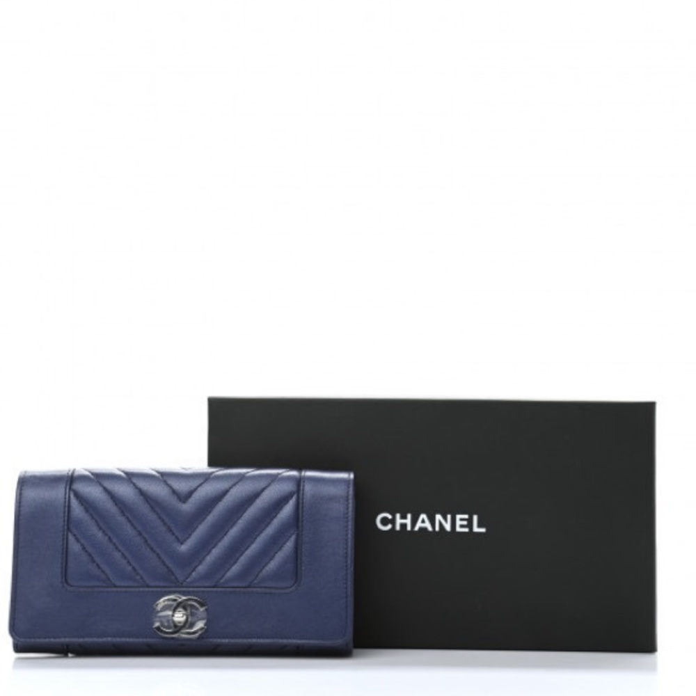 💥SOLD💥 CHANEL Sheepskin Chevron Quilted Mademoiselle Vintage Flap Wallet Navy